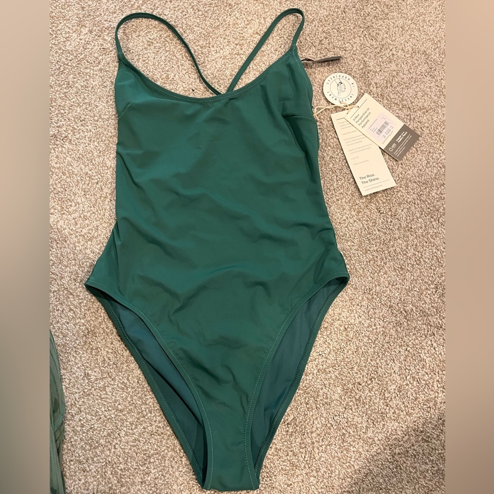 NWT Vuori ivy swimsuit one piece